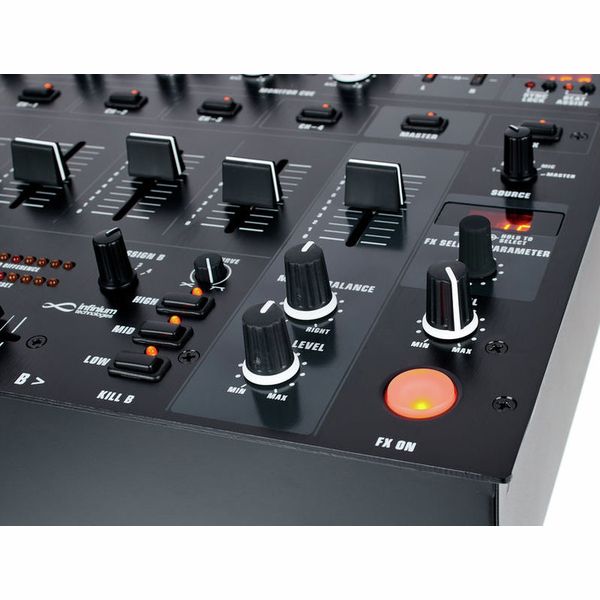 Behringer DJX900USB – United States