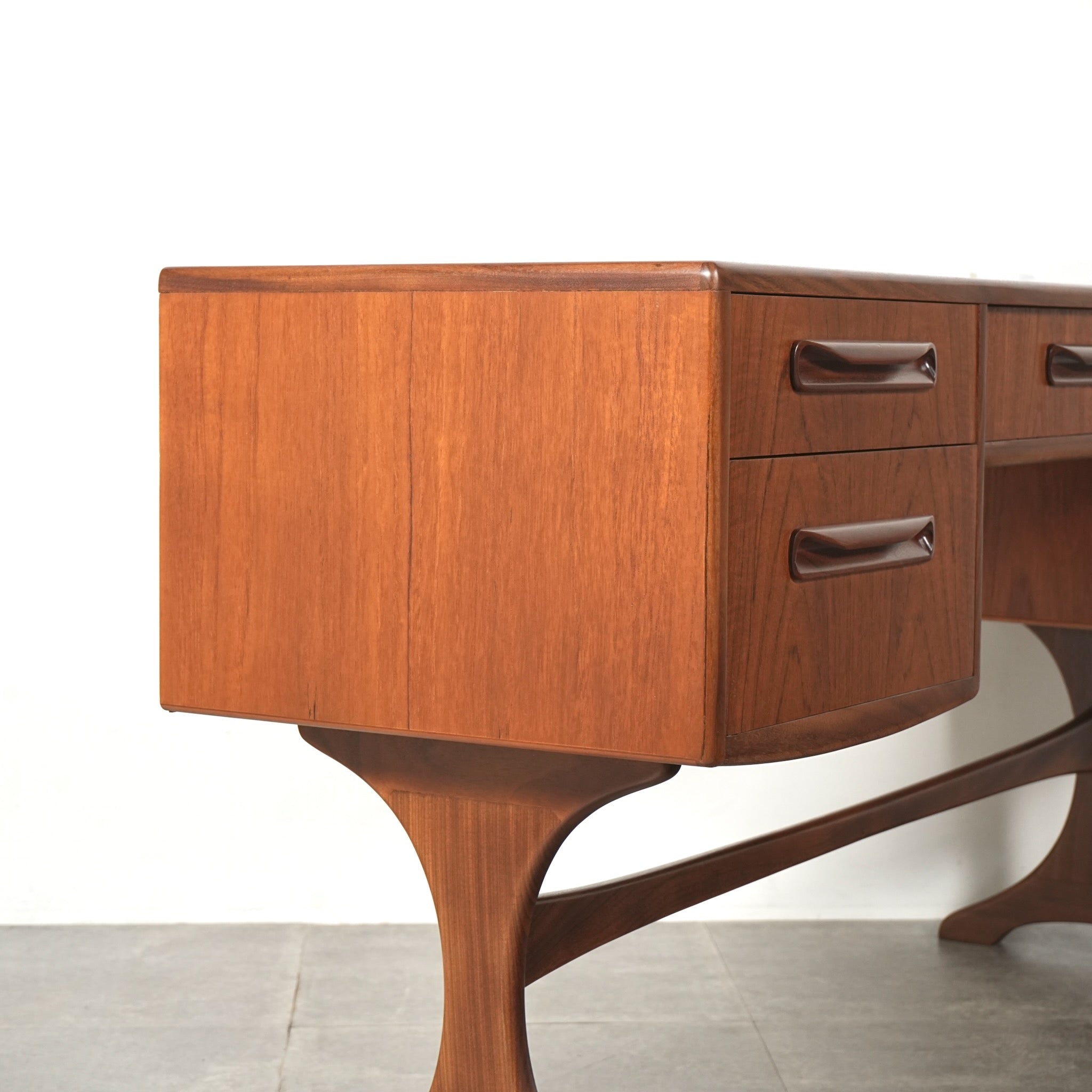 G-PLAN】Fresco ヴィンテージ デスク – TIME HYPE