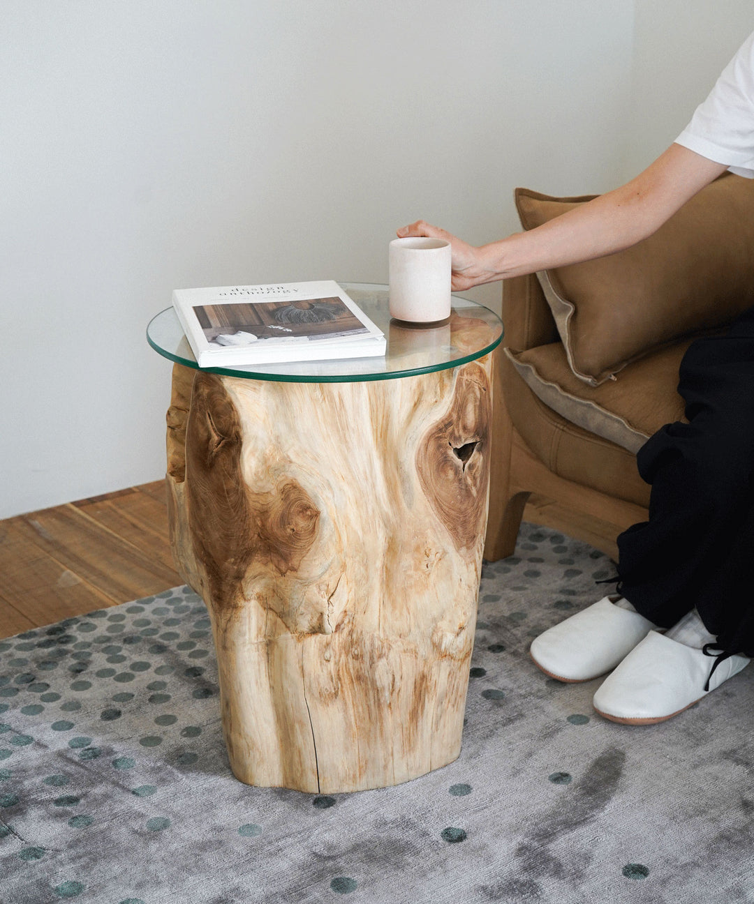 dareels（ダリールズ）】 TOOR SIDE TABLE｜唯一無二の形のサイド