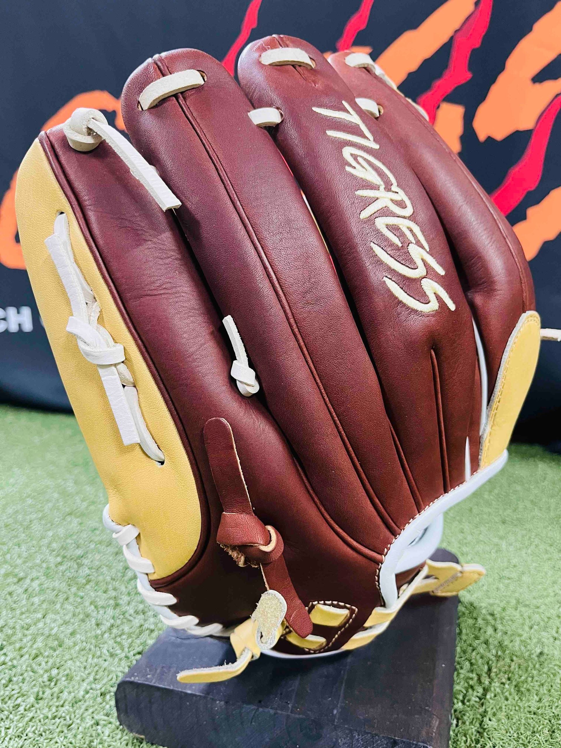 Limited Edition Pro Select RHT Mocha and Camel Gloves | Tigress Gloves