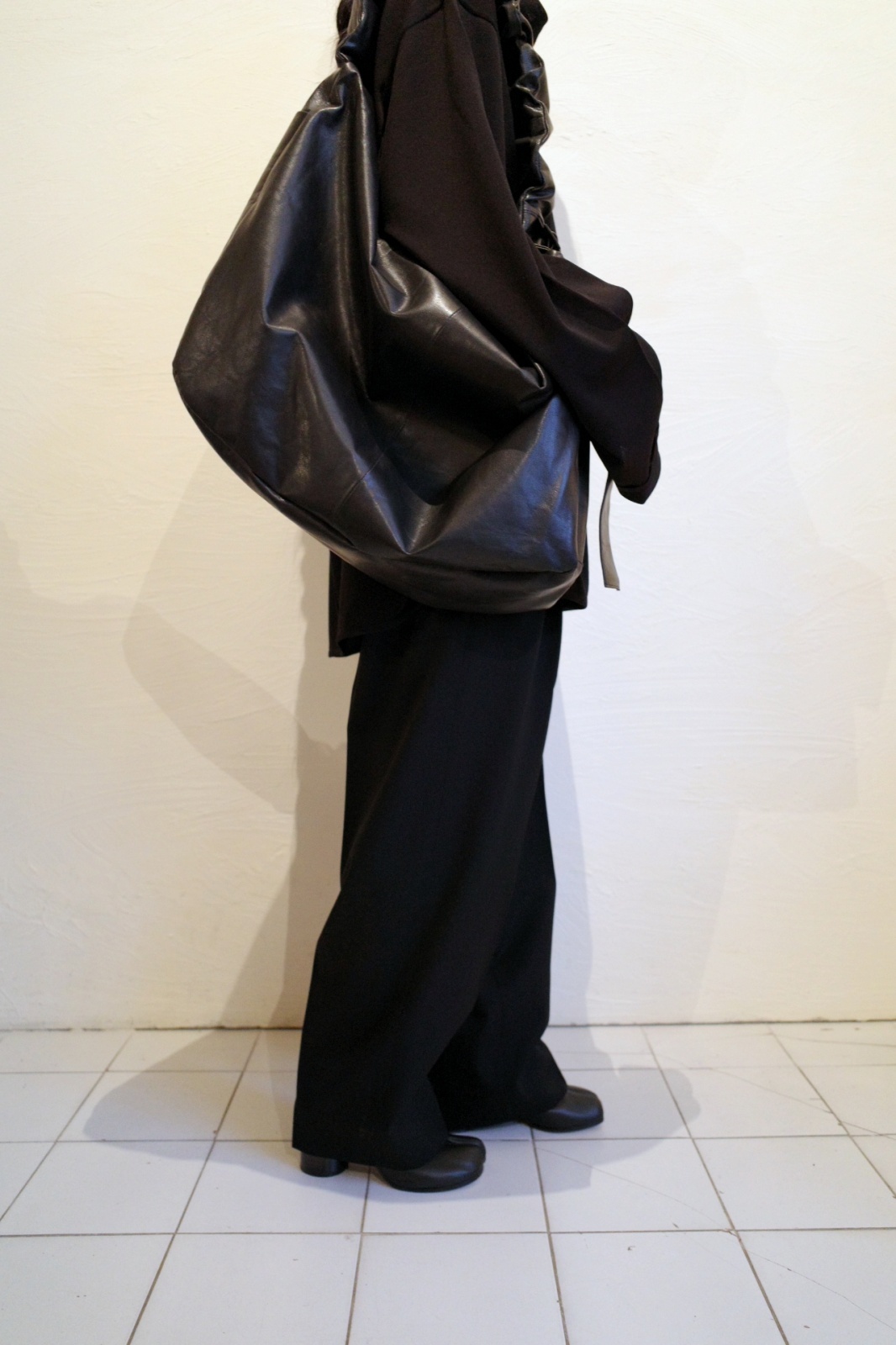 ssstein SHIRRING HANDLE LEATHER SHOULDER BAG・LEATHER/BLACK - tity