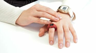 G-SHOCK｣が10分の1サイズに カシオの『指につける時計』が成熟市場に