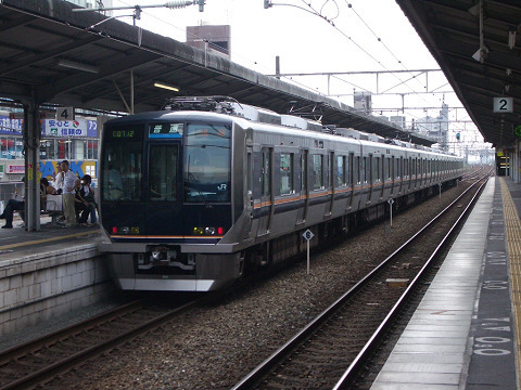 JR西日本の次世代通勤形車両 321系電車に乗る: TOMOの鉄日誌