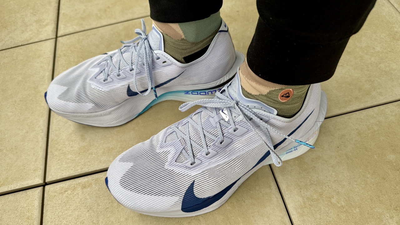 レビュー】Nike ヴェイパーフライ4：軽すぎるが故にアッパーが頼りない