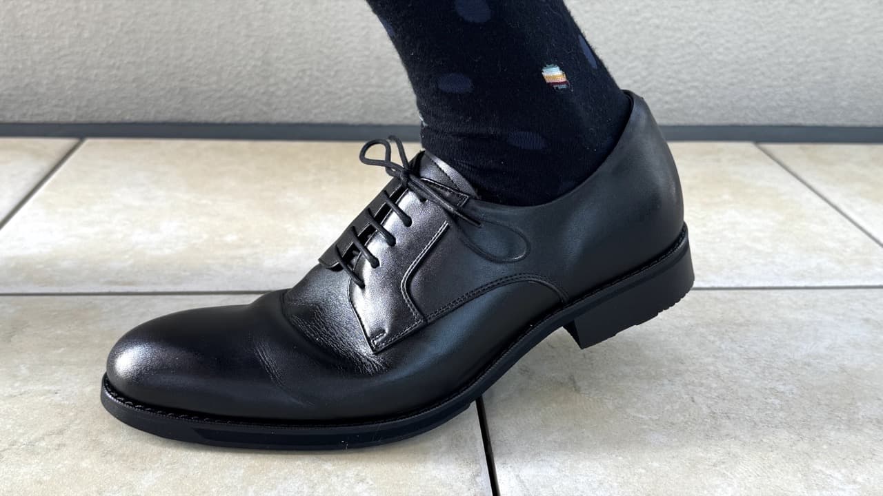 レビュー】Asics ランウォーク：走れる本革＆防水ビジネスシューズ