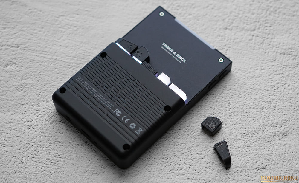中華ゲーム機「Trimui Brick」レビュー｜小型軽量＆斬新なLEDライト