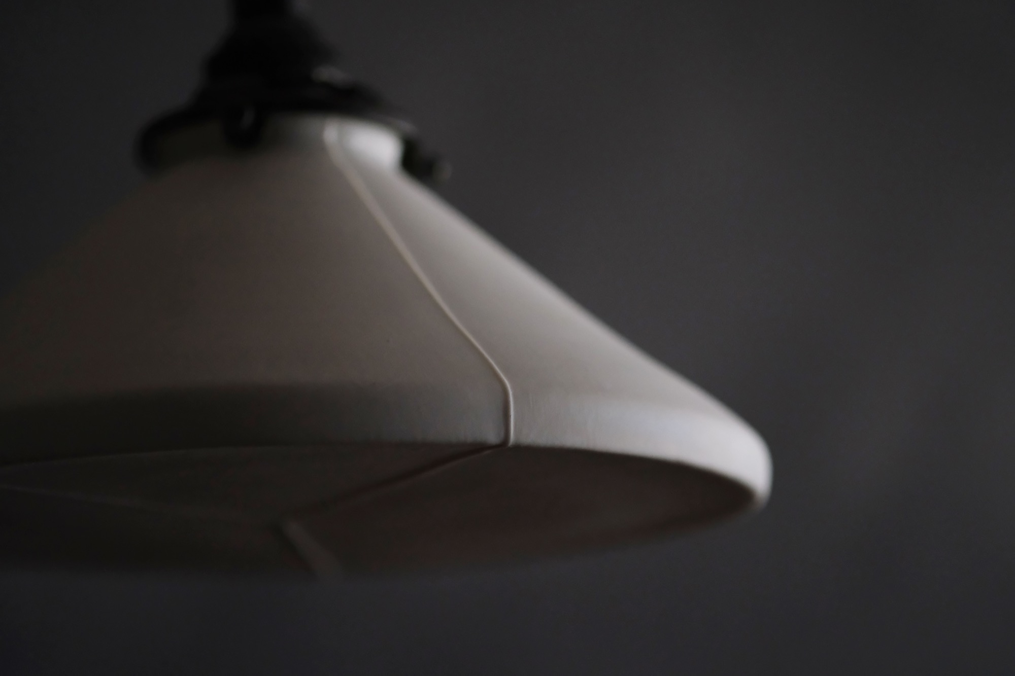 LO-COW-003 Cone M / close / odd lines #3 – 飛松灯器