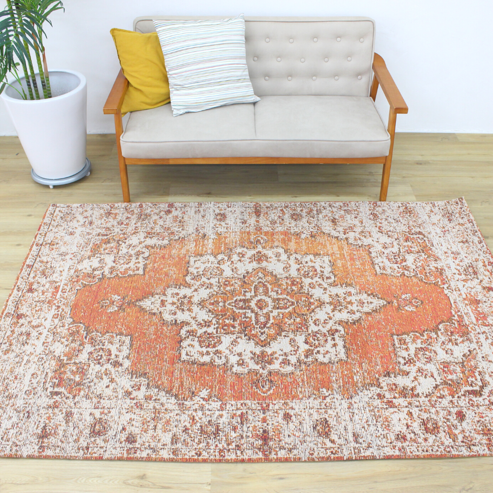 珍しいバーミリオンオレンジカラーのヴィンテージスタイルラグ EMMA