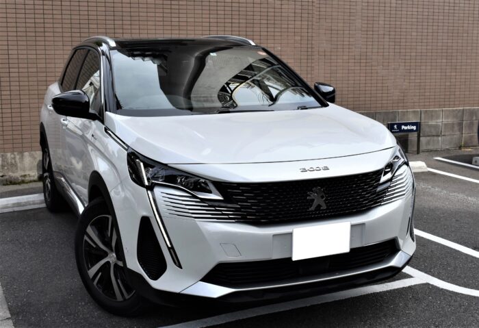 セダンライクなフィーリング【プジョー新型3008ハイブリッド4試乗】新