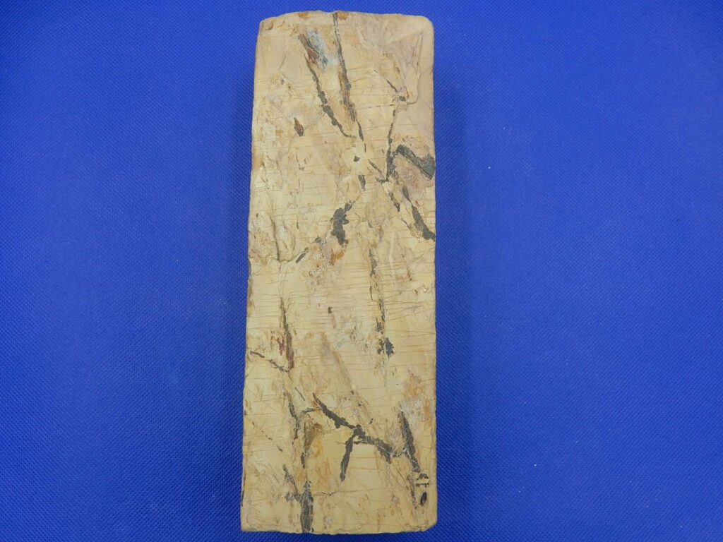 菖蒲谷戸前いきむらさき | 天然砥石採掘・販売 砥取家（ととりや