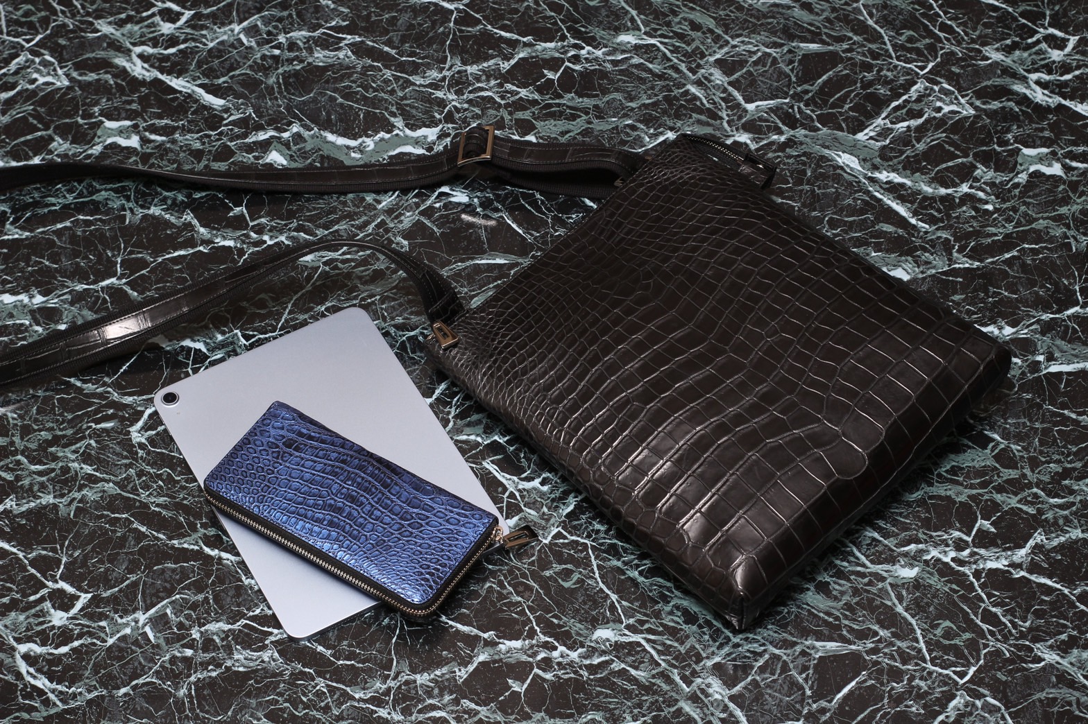 新商品スモールクロコダイルショルダーバッグ『煉（れん）』を発売