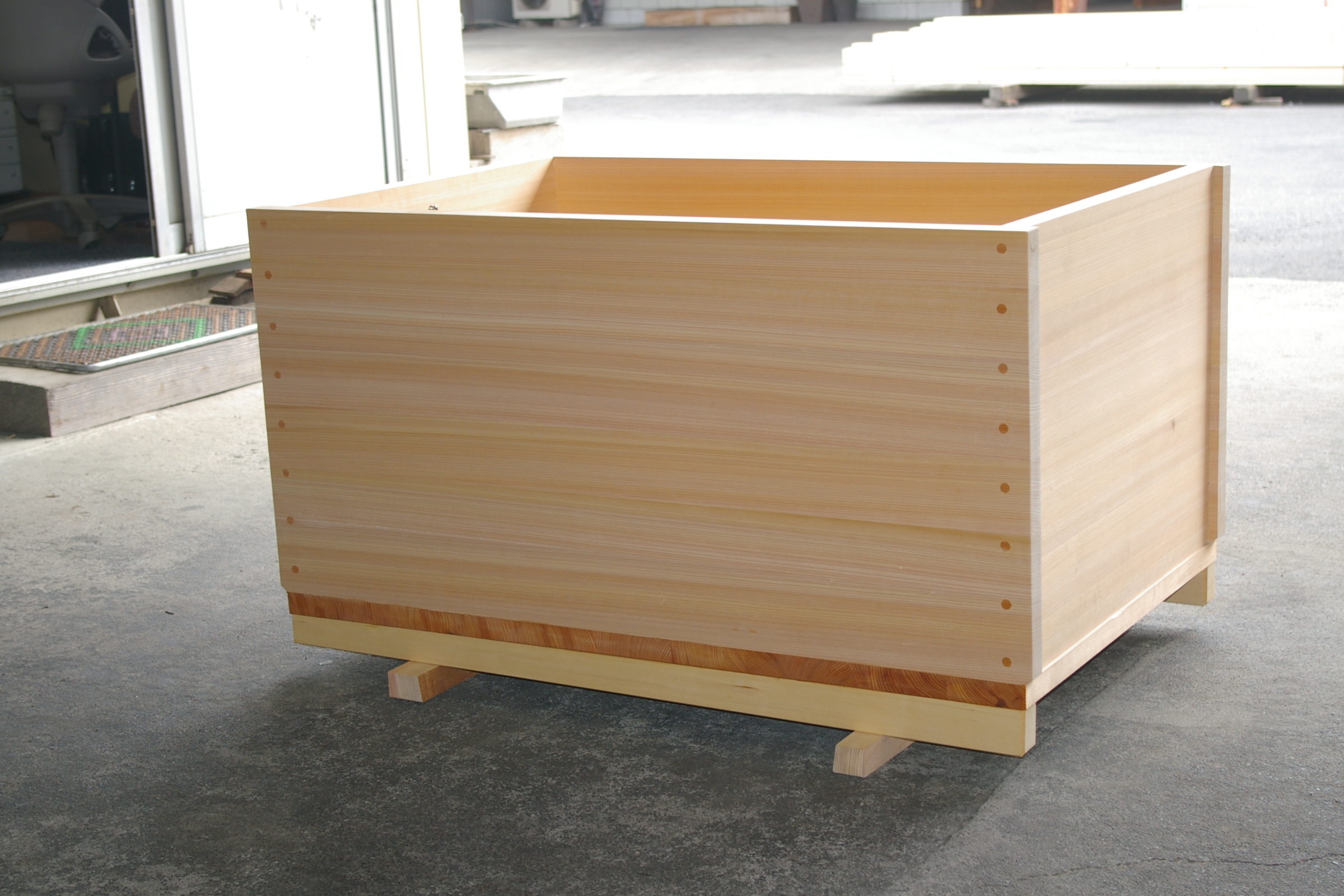 展示・アウトレット浴槽 1200×750×650H 椹（サワラ） - 天然木曽檜、檜