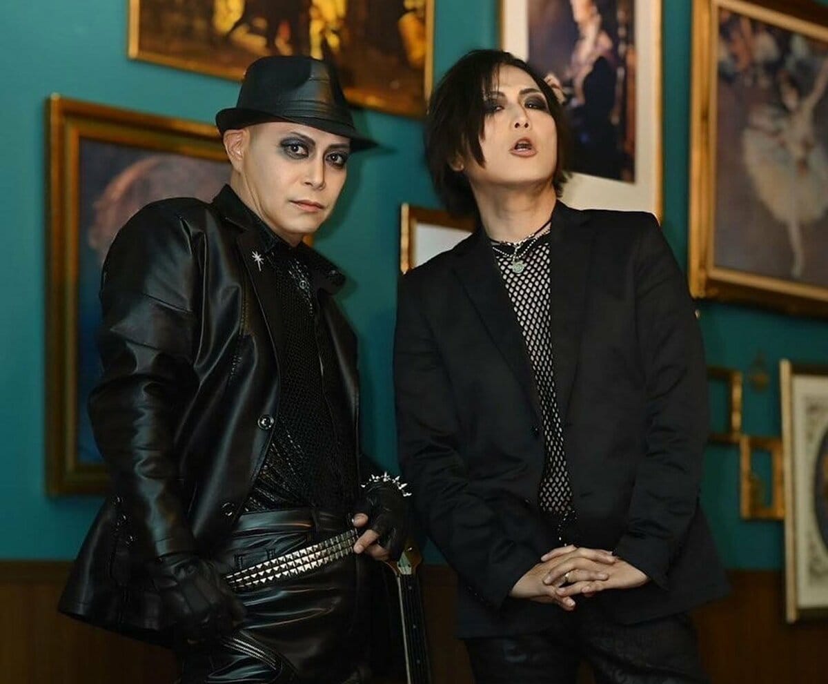 V系ロックユニット「VINYL」が復活 ギタリスト鈴木新は高校教師