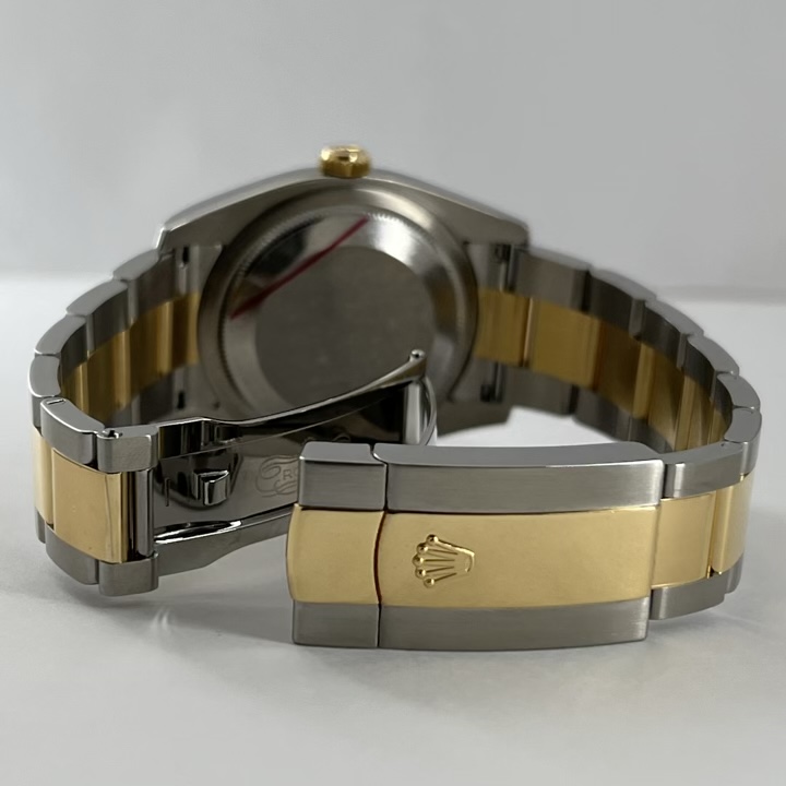 現行モデルとは異なる仕様の一本 Ref.116203 | ロレックス専門店