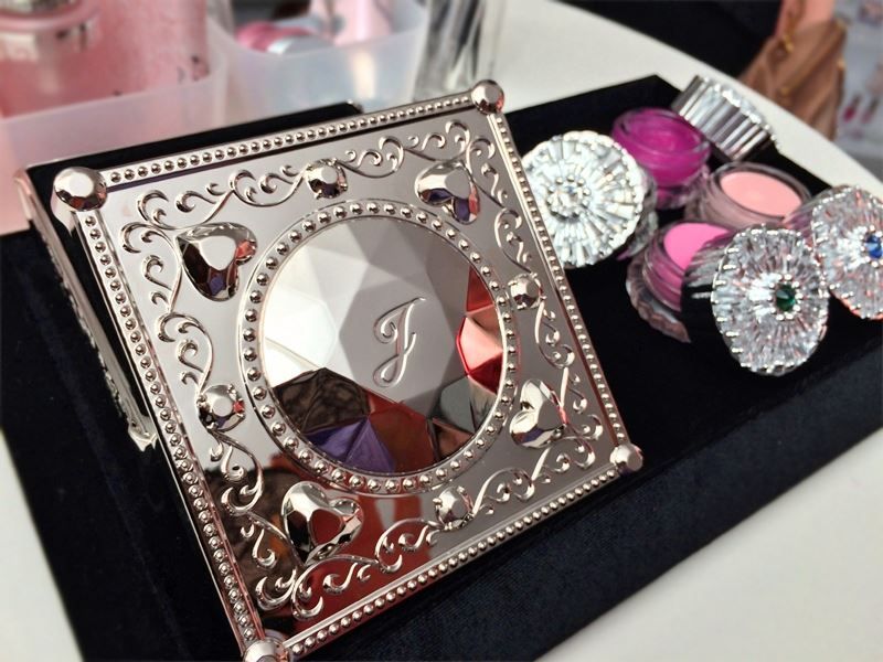 ジル10周年パーティ。スワロが施された限定セットも要チェック！ | tokila