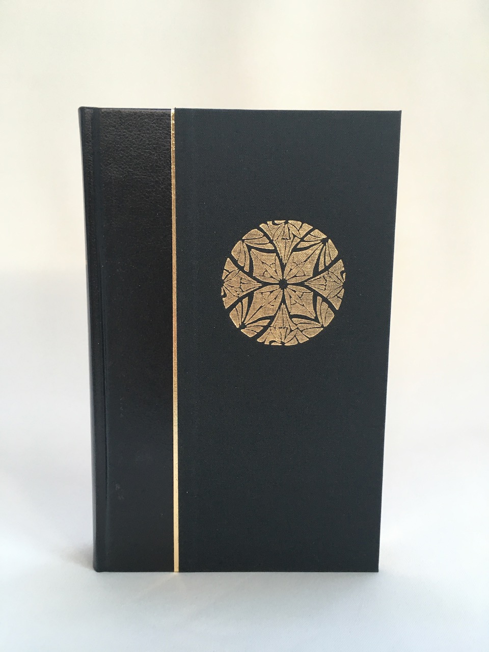 Black Limited De Luxe edition of the Silmarillion 2002 - clp0923