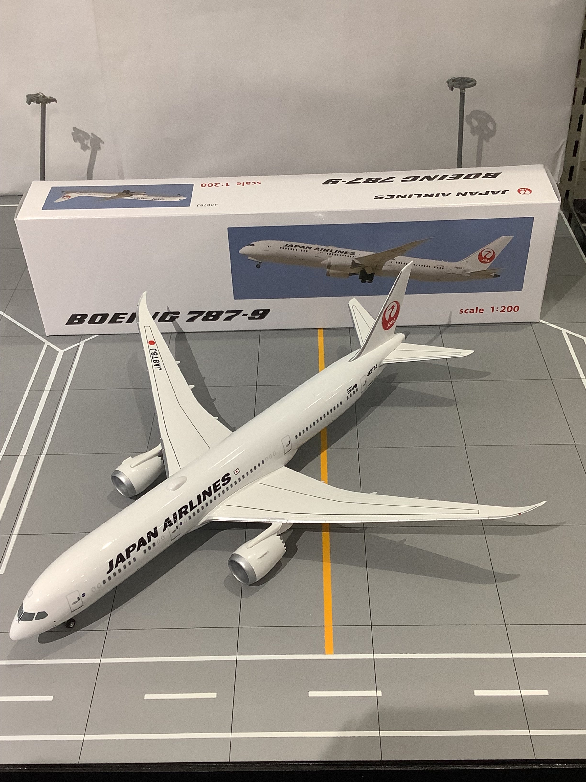 JALUX B787-9 JAL 日本航空 JA878J 1/200 ※組立式・プラ製 [BJQ2064]
