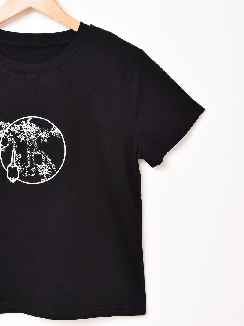2色展開】 オリエンタルデザイン 刺繍入り Tシャツ – 古着屋Top of the