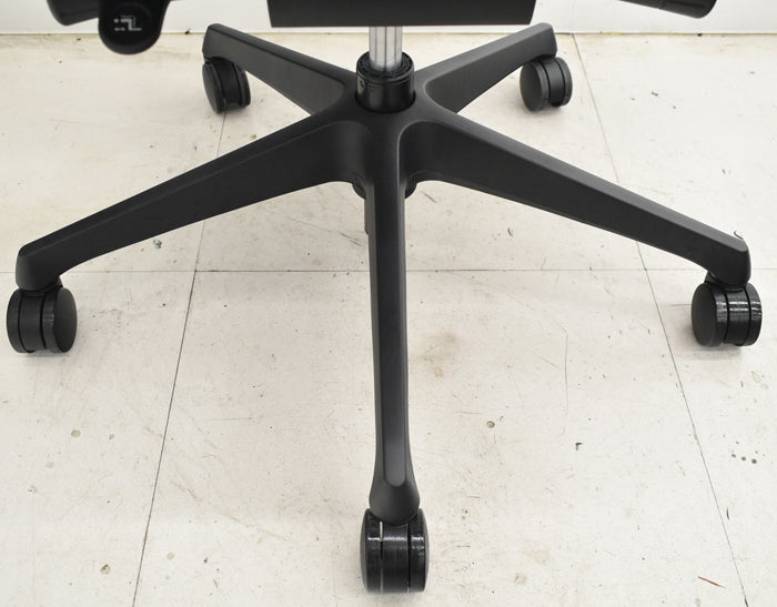 中古】オカムラ シルフィー ローバック 固定肘 バックカーブアジャスト