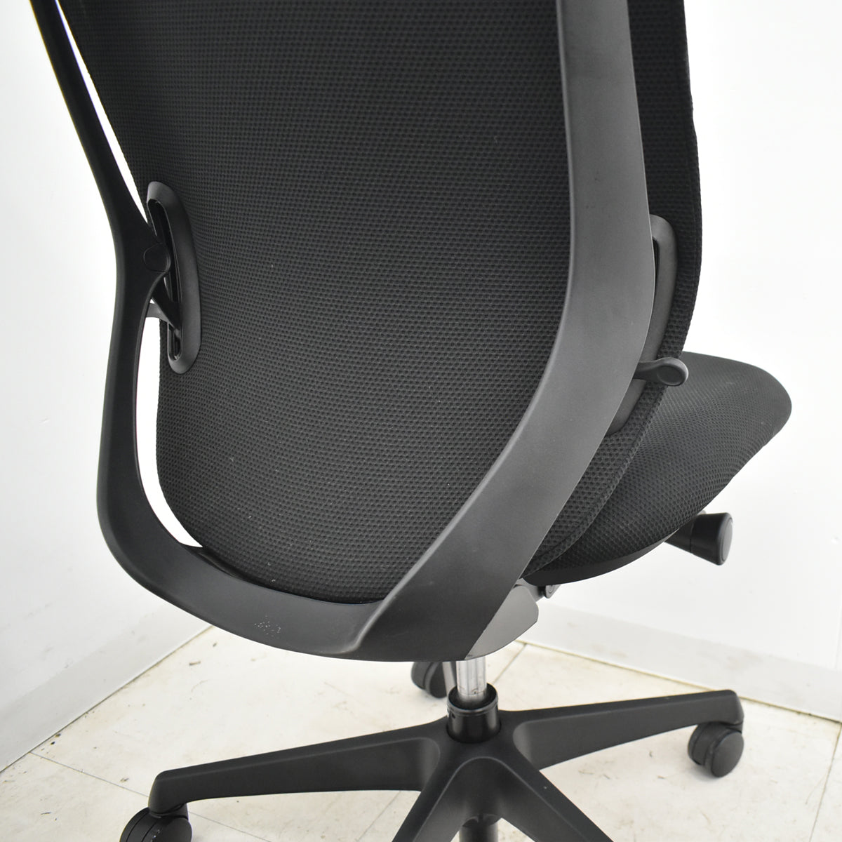 中古】オカムラ シルフィー ハイバック 肘なし バックカーブアジャスト