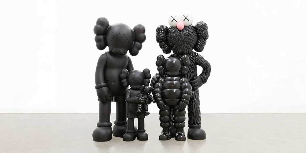 ポップアーティストの巨匠カナダに初上陸！AGOで「KAWS:FAMILY」展