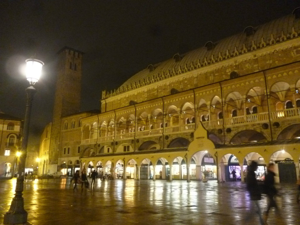 イタリアの電車】「フィレンツェ＋〇〇駅」、旧市街へはどこで下りる