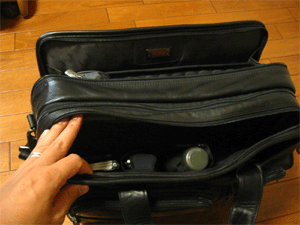 TUMIビジネスバッグの定番 レザー/本革製 エクスパンダブル