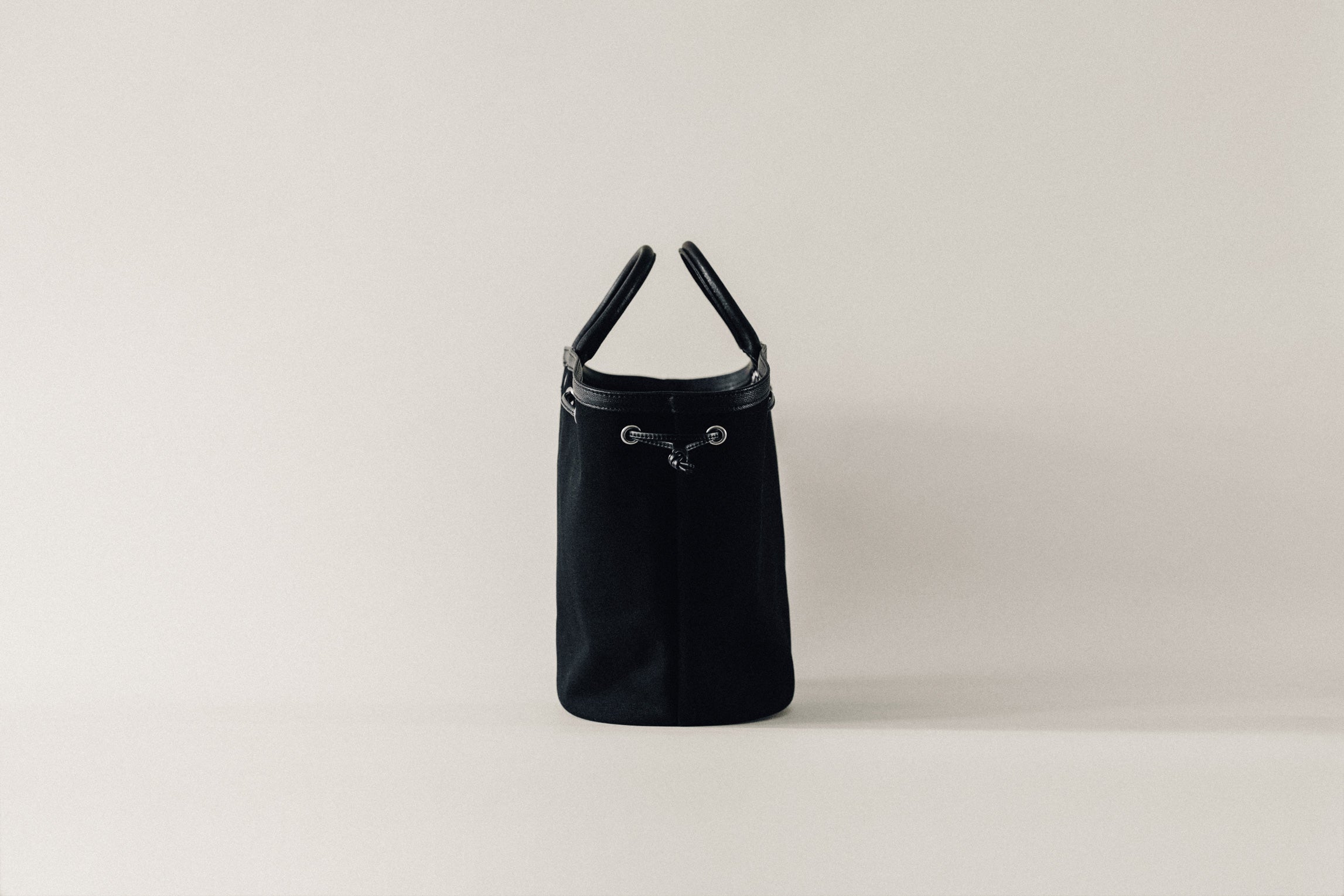 SAC COQUILLE BLACK – TOUT Y EST JP