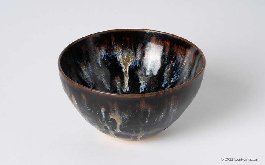 天目茶碗の特徴と種類。曜変天目・禾目天目・油滴天目・玳玻天目・灰被