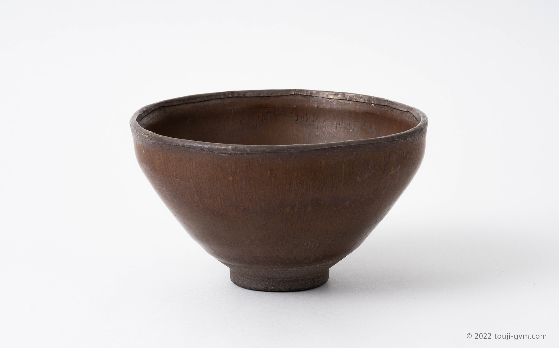 油滴天目茶碗 – Tenmoku Oil Spot | 陶磁オンライン美術館ーTOUJI