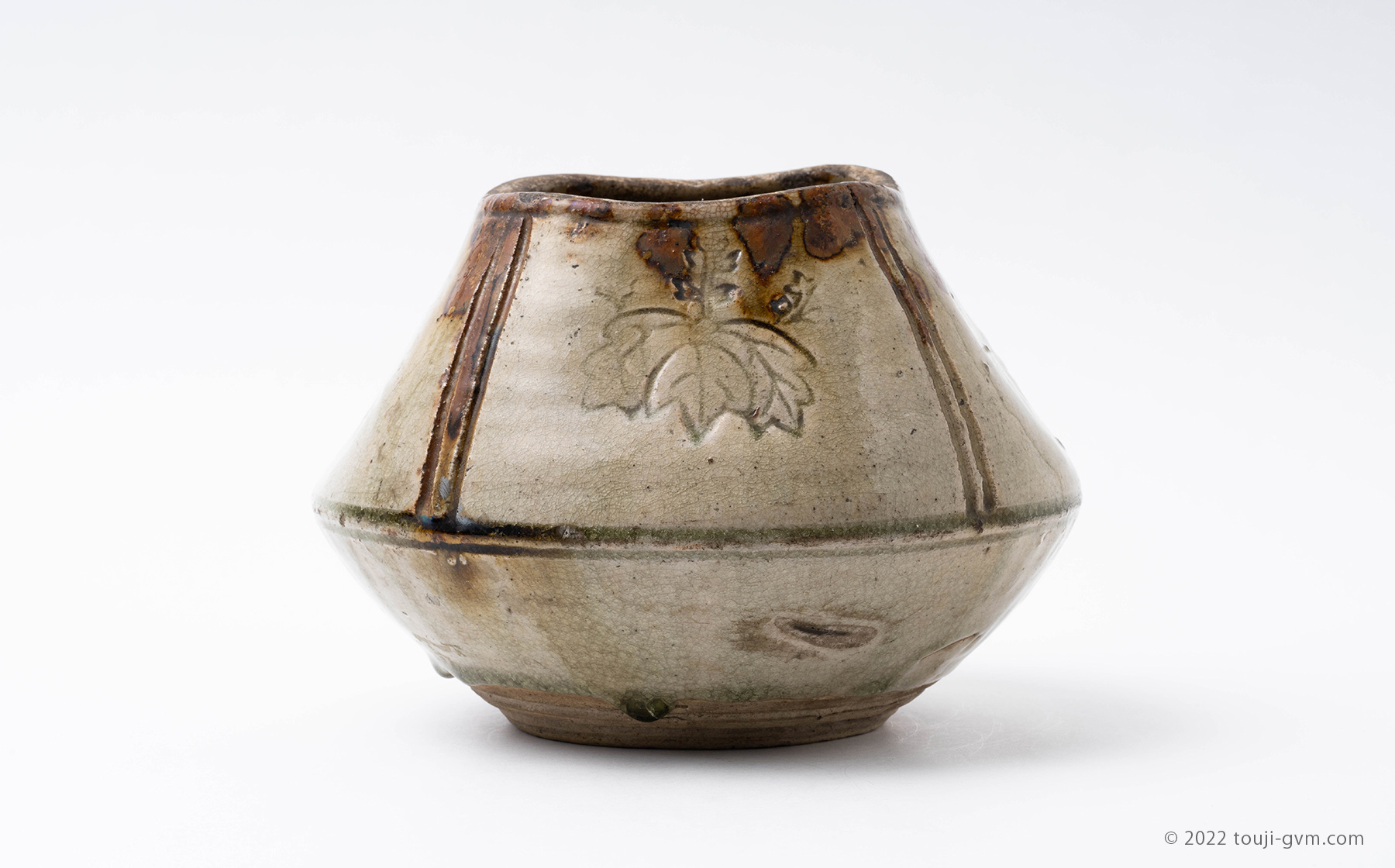 陶磁器の壺とは｜形状の種類と名称、歴史を解説