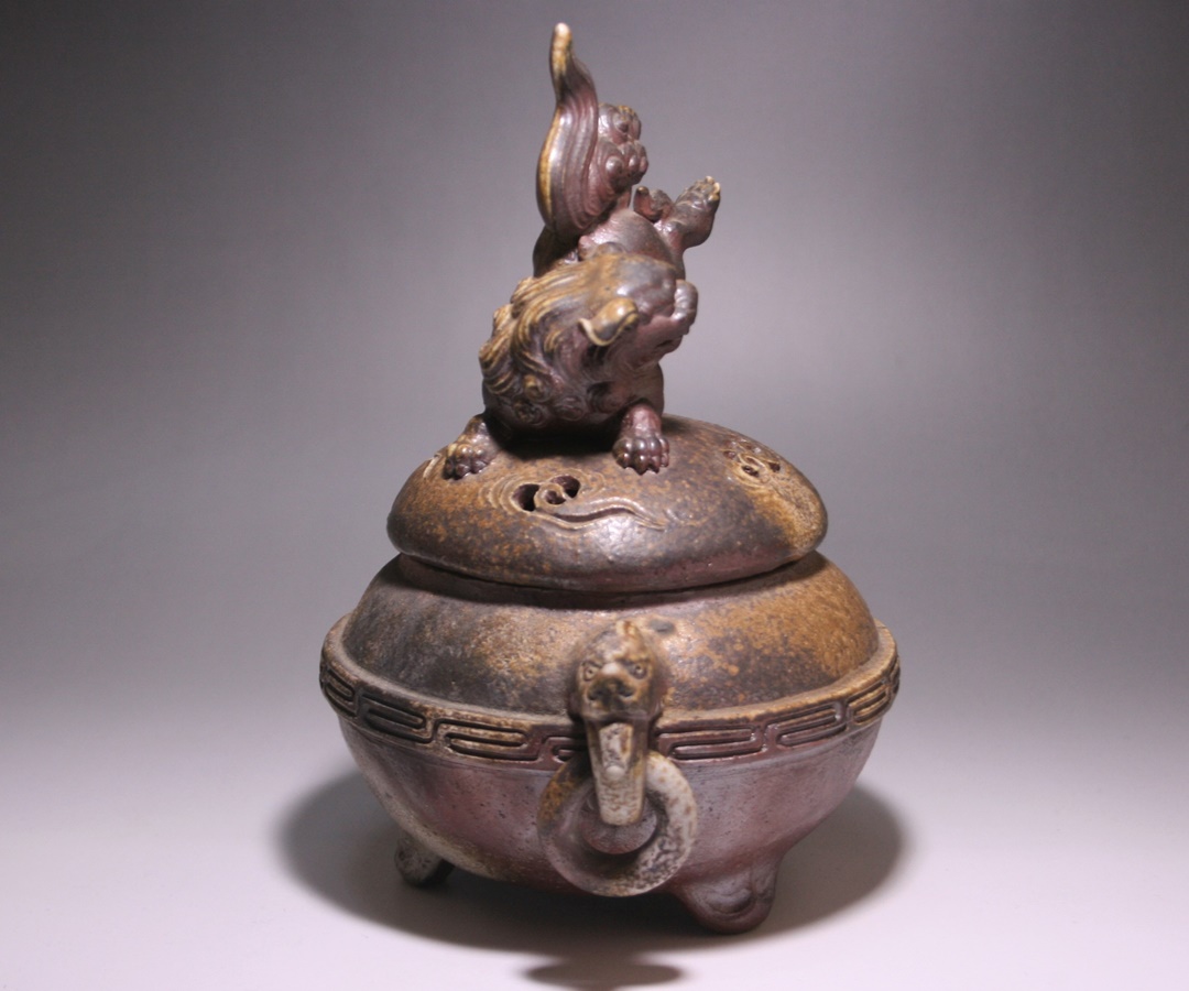 金井春山 作 「備前飛獅子香炉」 ～備前焼専門卸小売店 川口陶楽苑～