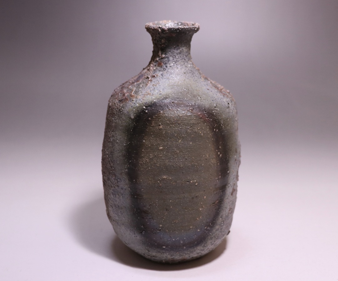 屋代剛右 作 「伊部酒呑」 ～備前焼専門卸小売店 川口陶楽苑～