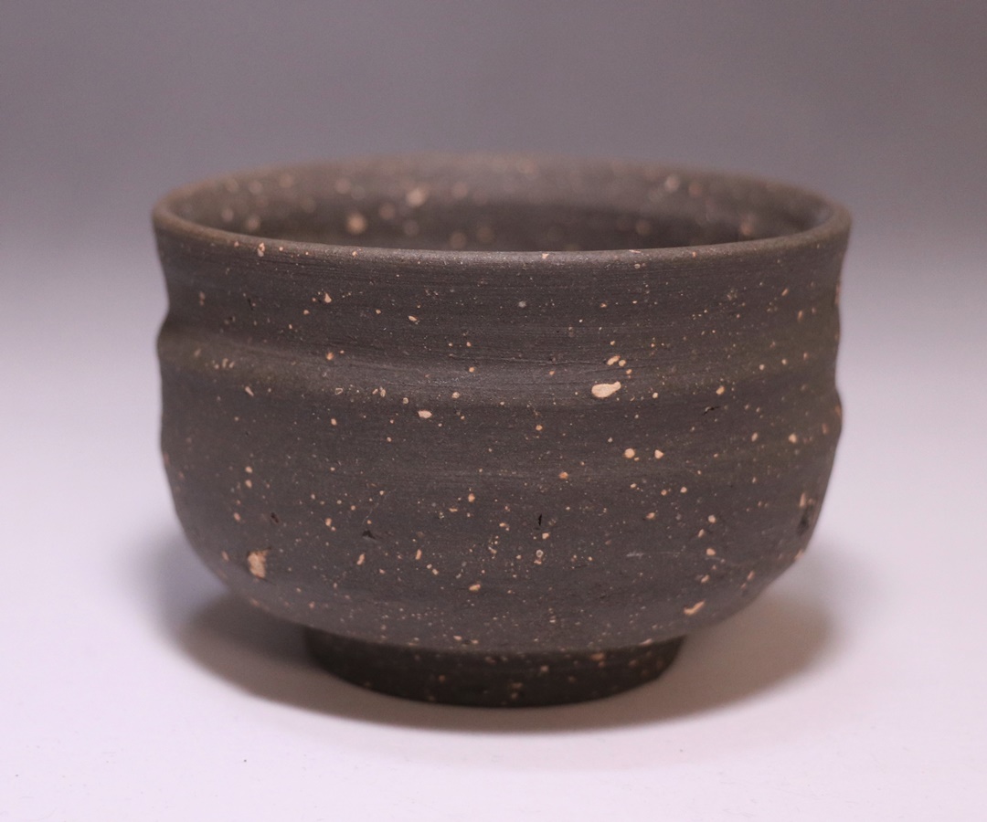 屋代剛右 作 「伊部酒呑」 ～備前焼専門卸小売店 川口陶楽苑～