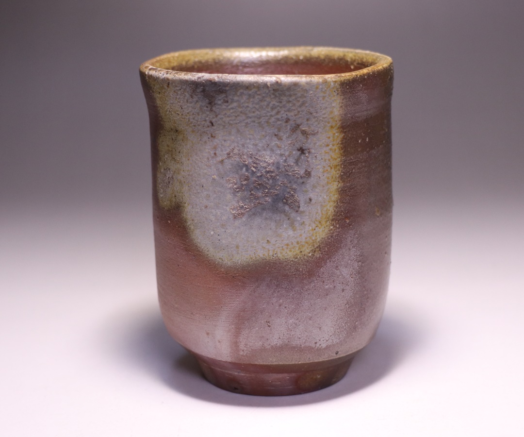 伊勢崎 満 作 「伊部緋襷徳利」 ～備前焼専門卸小売店 川口陶楽苑～