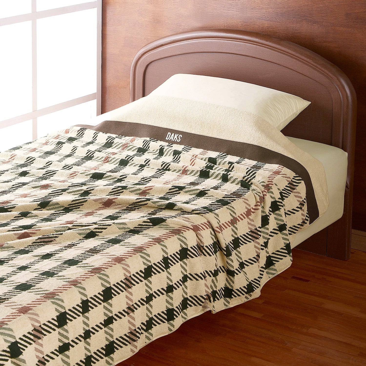 DAKS』Newロゴハウスチェック ケット – タオル美術館公式オンライン