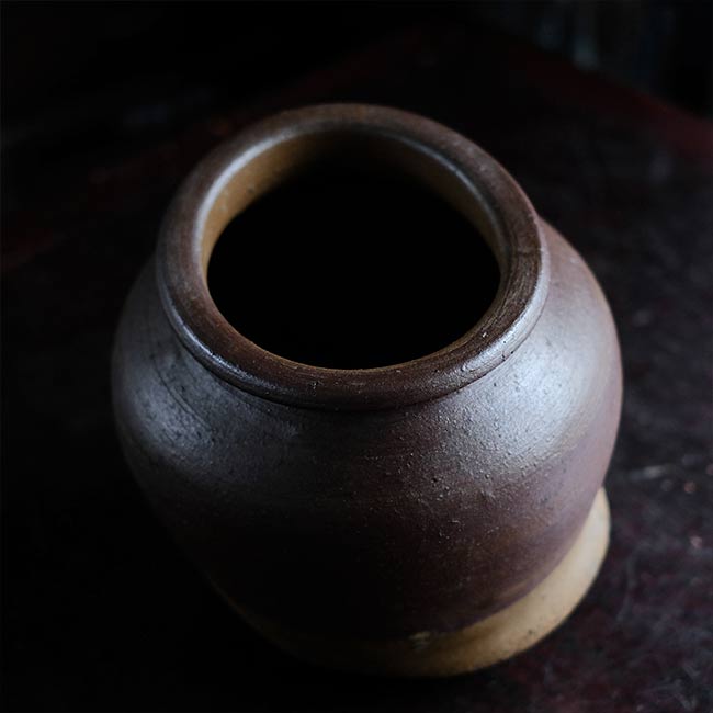 ひしゃげた壺 – zakka store towi