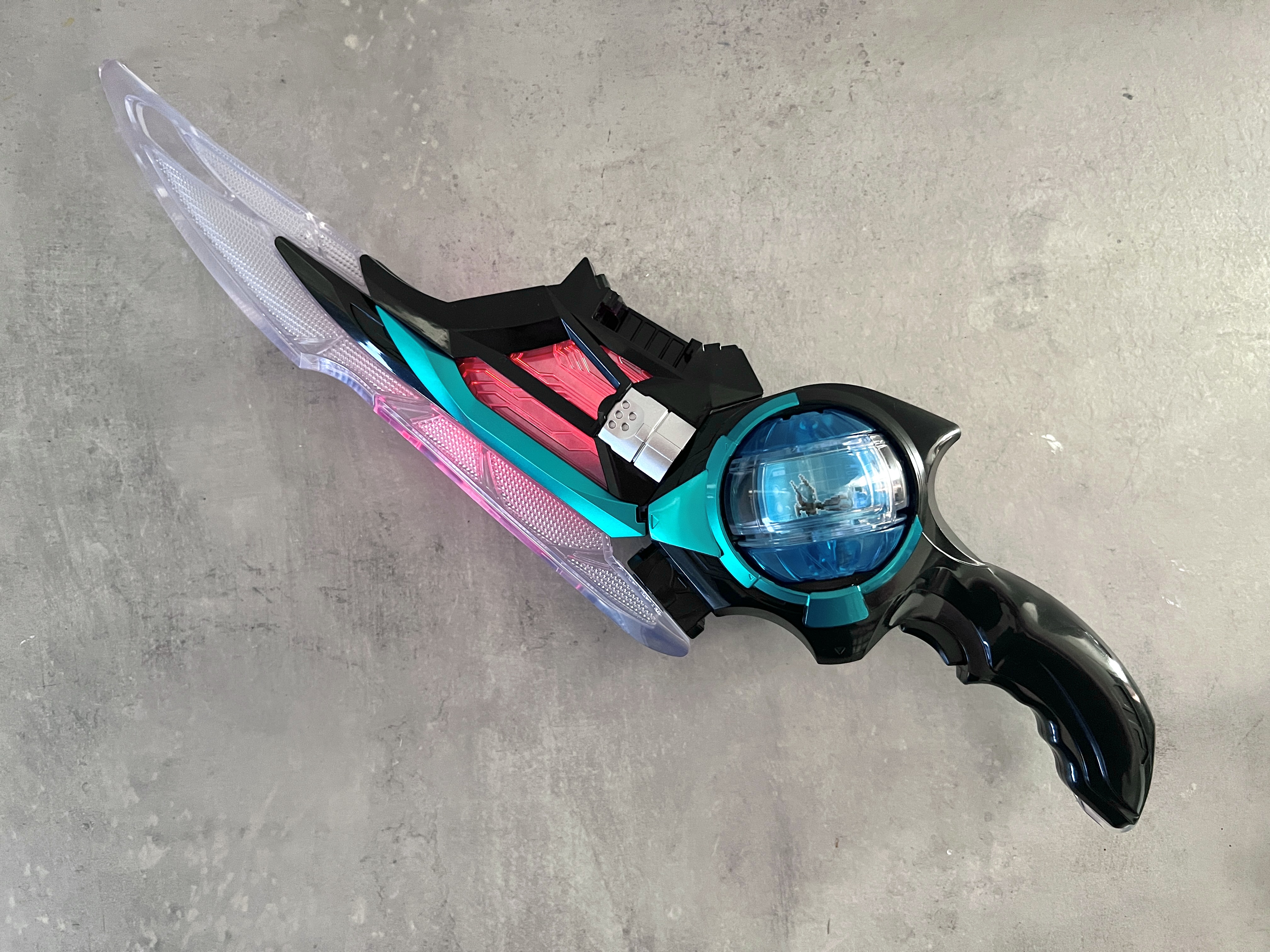 明日一般発売！DXブレイカムゼッツァーを大紹介！ | BANDAI TOYS