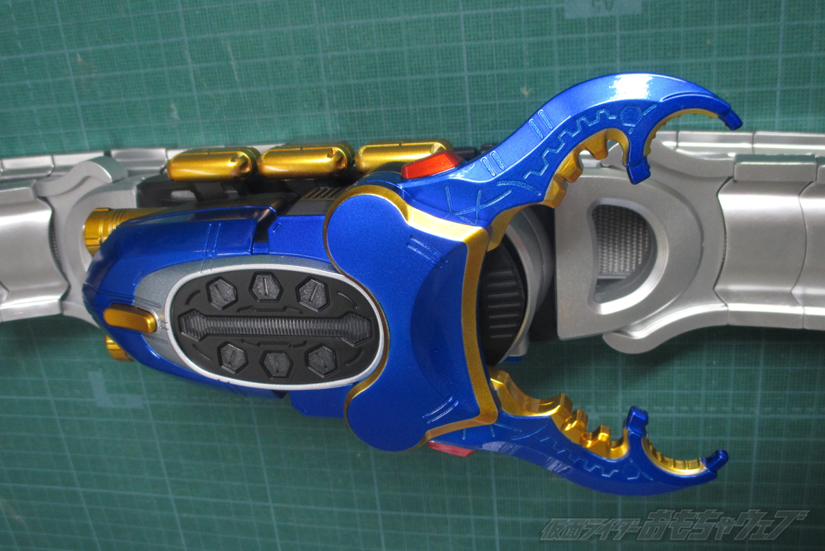 ガタックゼクターのこだわりポイント｜仮面ライダーおもちゃウェブ