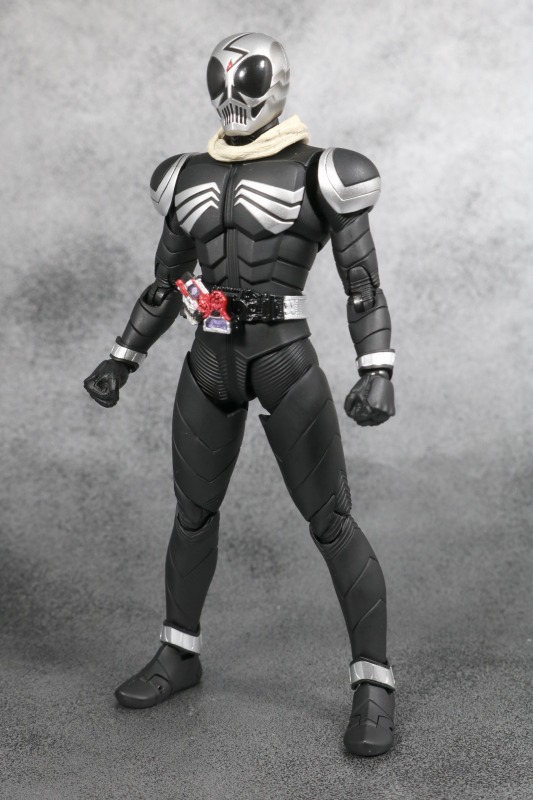 S.H.フィギュアーツ 仮面ライダースカル 真骨彫製法 レビュー | トイハコ