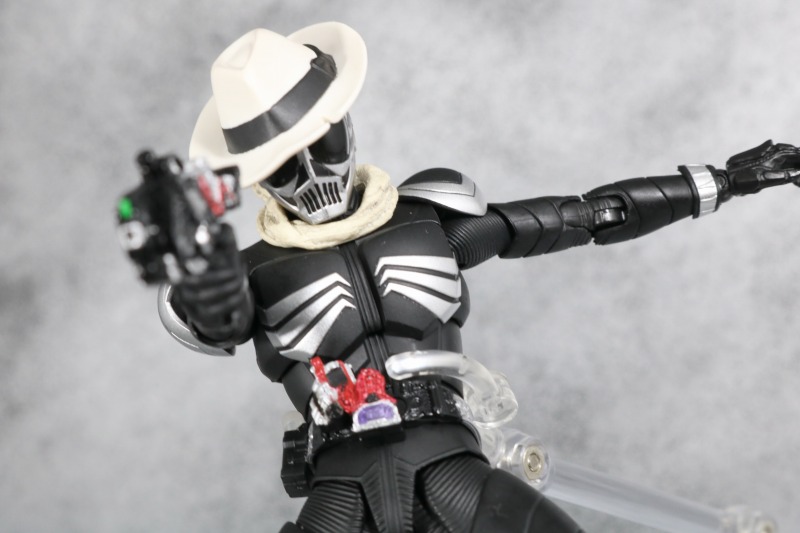 S.H.フィギュアーツ 仮面ライダースカル 真骨彫製法 レビュー | トイハコ