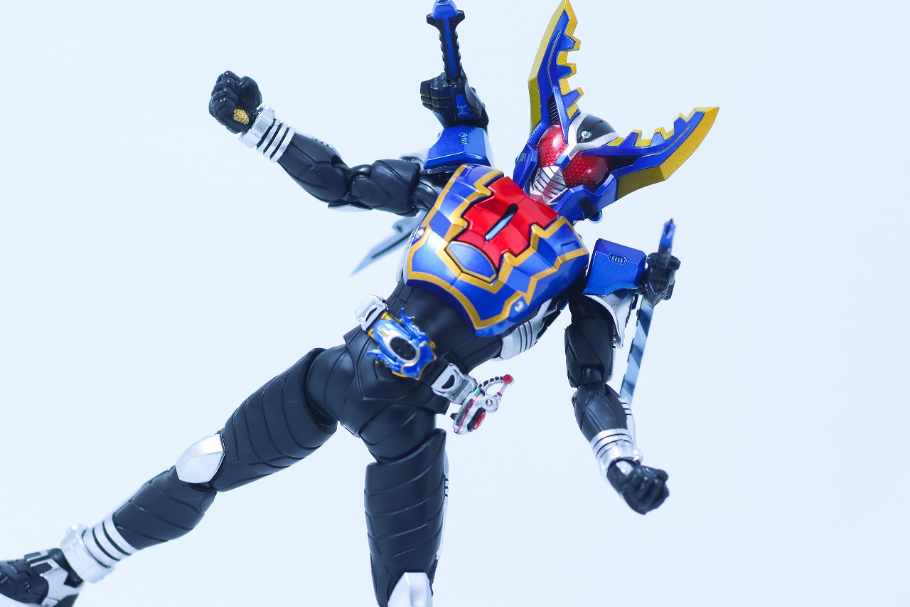 S.H.フィギュアーツ 真骨彫製法 仮面ライダーガタック ハイパー