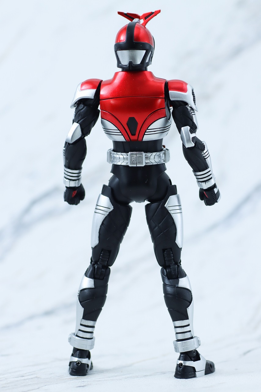 S.H.フィギュアーツ 真骨彫製法 仮面ライダーカブト ライダーフォーム