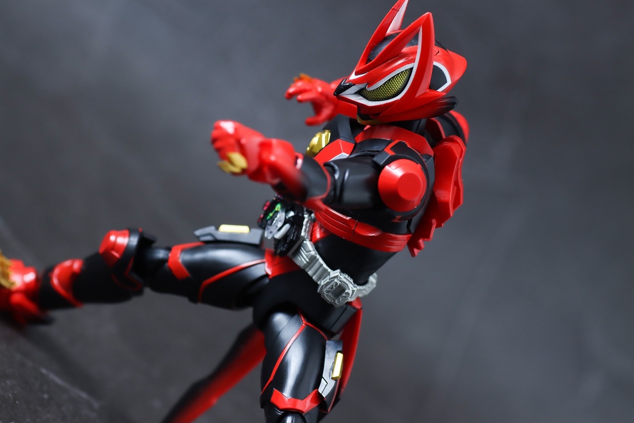 S.H.フィギュアーツ 仮面ライダーギーツ レーザーブーストフォーム