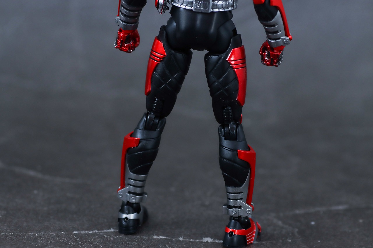 S.H.フィギュアーツ 真骨彫製法 仮面ライダーカブト ハイパーフォーム