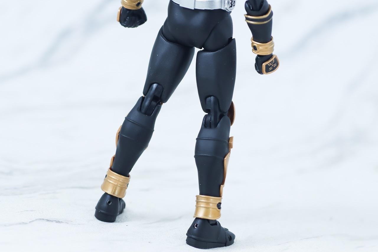 S.H.フィギュアーツ 真骨彫製法 仮面ライダークウガ アメイジング