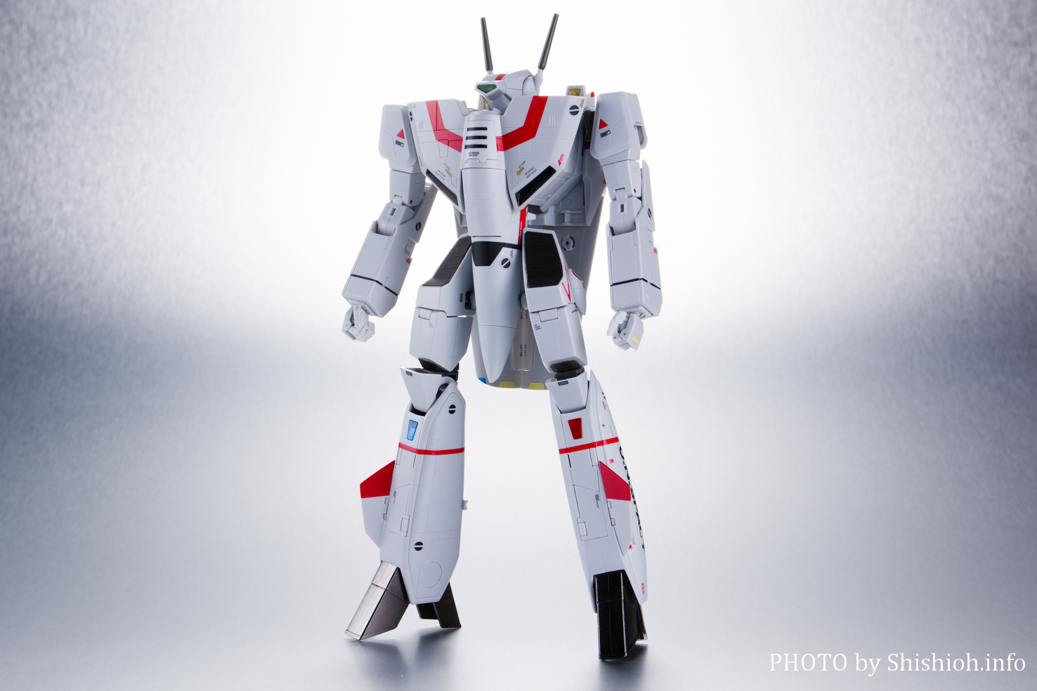 レビュー】DX超合金 初回限定版 VF-1J バルキリー（一条輝機） パート 2