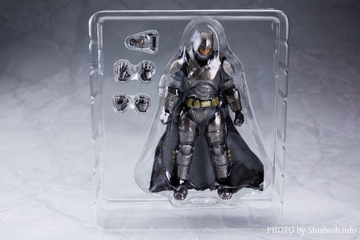 レビュー】MAFEX アーマードバットマン