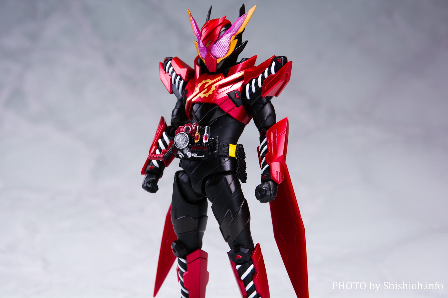 レビュー】 S.H.Figuarts 仮面ライダービルド ラビットラビットフォーム