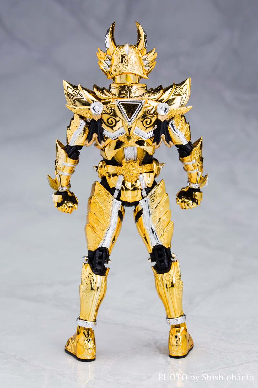 レビュー】S.H.Figuarts （真骨彫製法） 黄金騎士ガロ（冴島鋼牙）